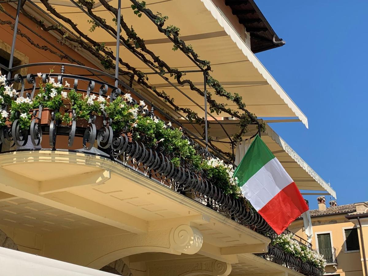 Albergo Gardesana Torri Del Benaco Exterior photo