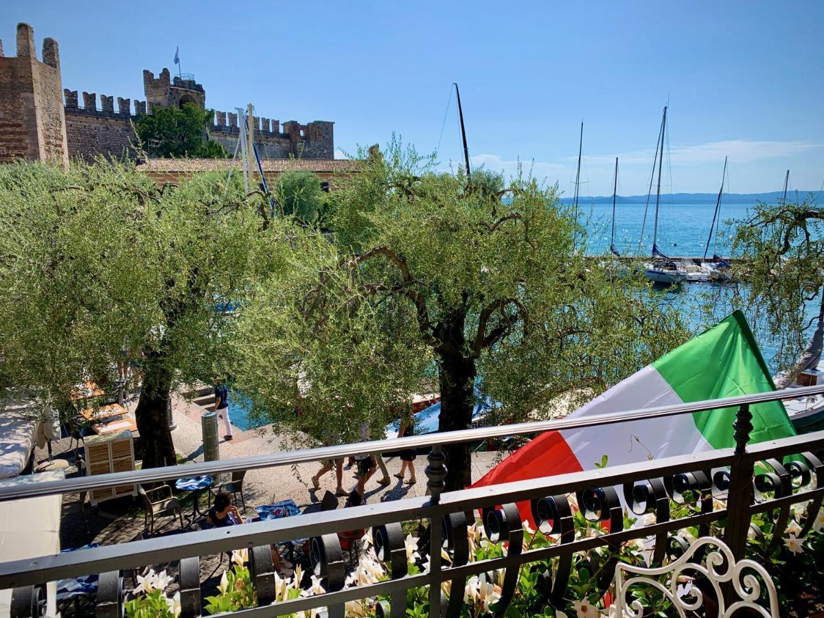 Albergo Gardesana Torri Del Benaco Exterior photo