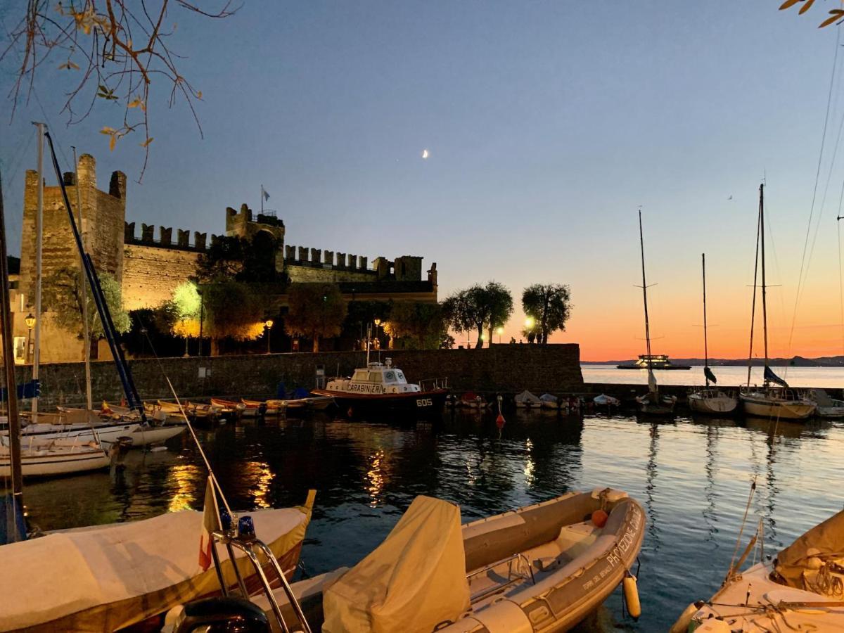 Albergo Gardesana Torri Del Benaco Exterior photo