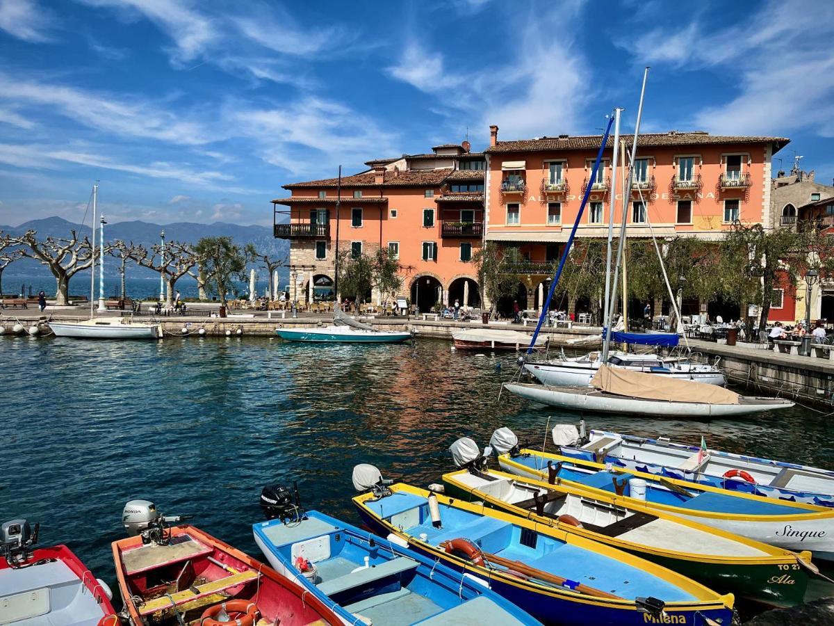 Albergo Gardesana Torri Del Benaco Exterior photo